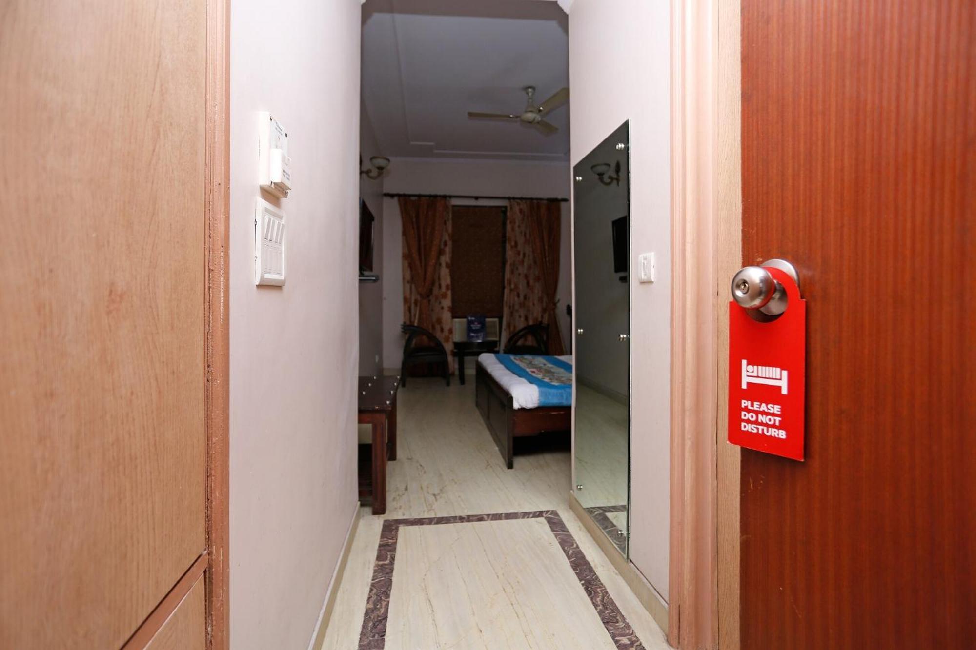 Hotel O Mid Town 德里 外观 照片