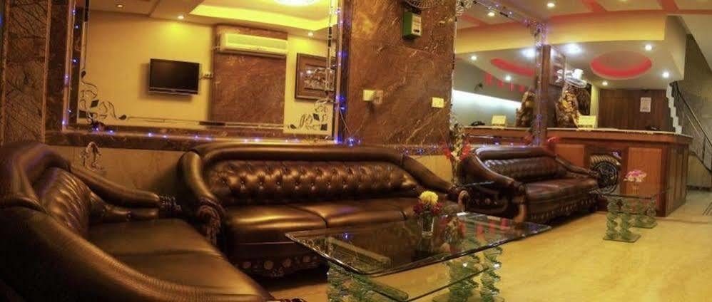 Hotel O Mid Town 德里 外观 照片